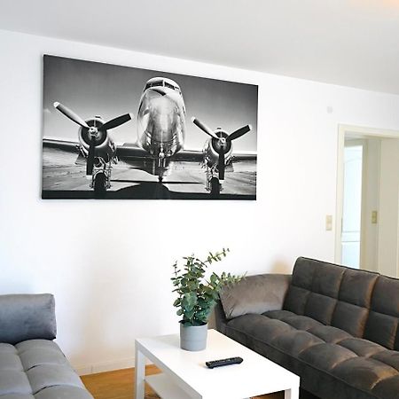 Stilvolles Apartment In Stadtnaehe-Parkplatz- 4 Personen- Balkon Wolfsburg Exteriör bild