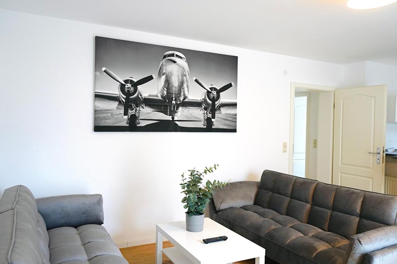Stilvolles Apartment In Stadtnaehe-Parkplatz- 4 Personen- Balkon Wolfsburg Exteriör bild