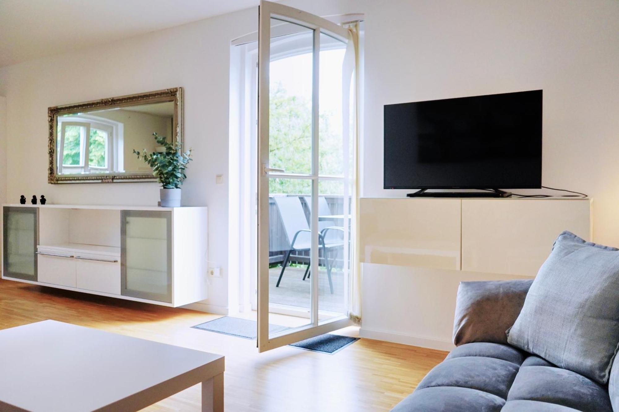 Stilvolles Apartment In Stadtnaehe-Parkplatz- 4 Personen- Balkon Wolfsburg Exteriör bild