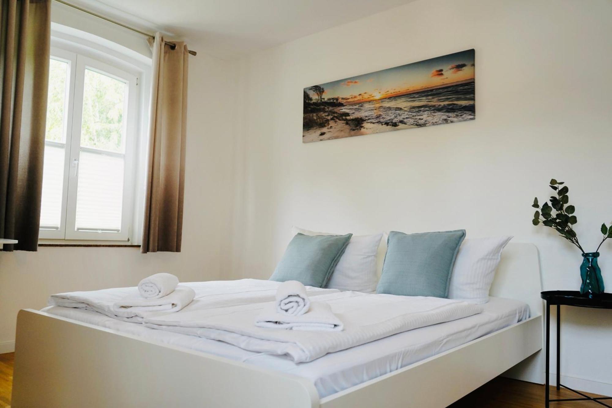Stilvolles Apartment In Stadtnaehe-Parkplatz- 4 Personen- Balkon Wolfsburg Exteriör bild