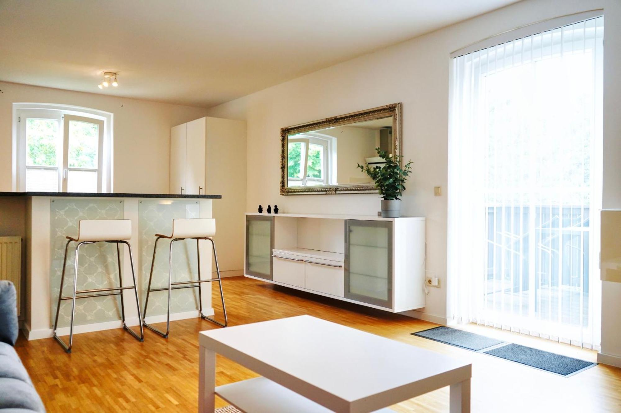 Stilvolles Apartment In Stadtnaehe-Parkplatz- 4 Personen- Balkon Wolfsburg Exteriör bild